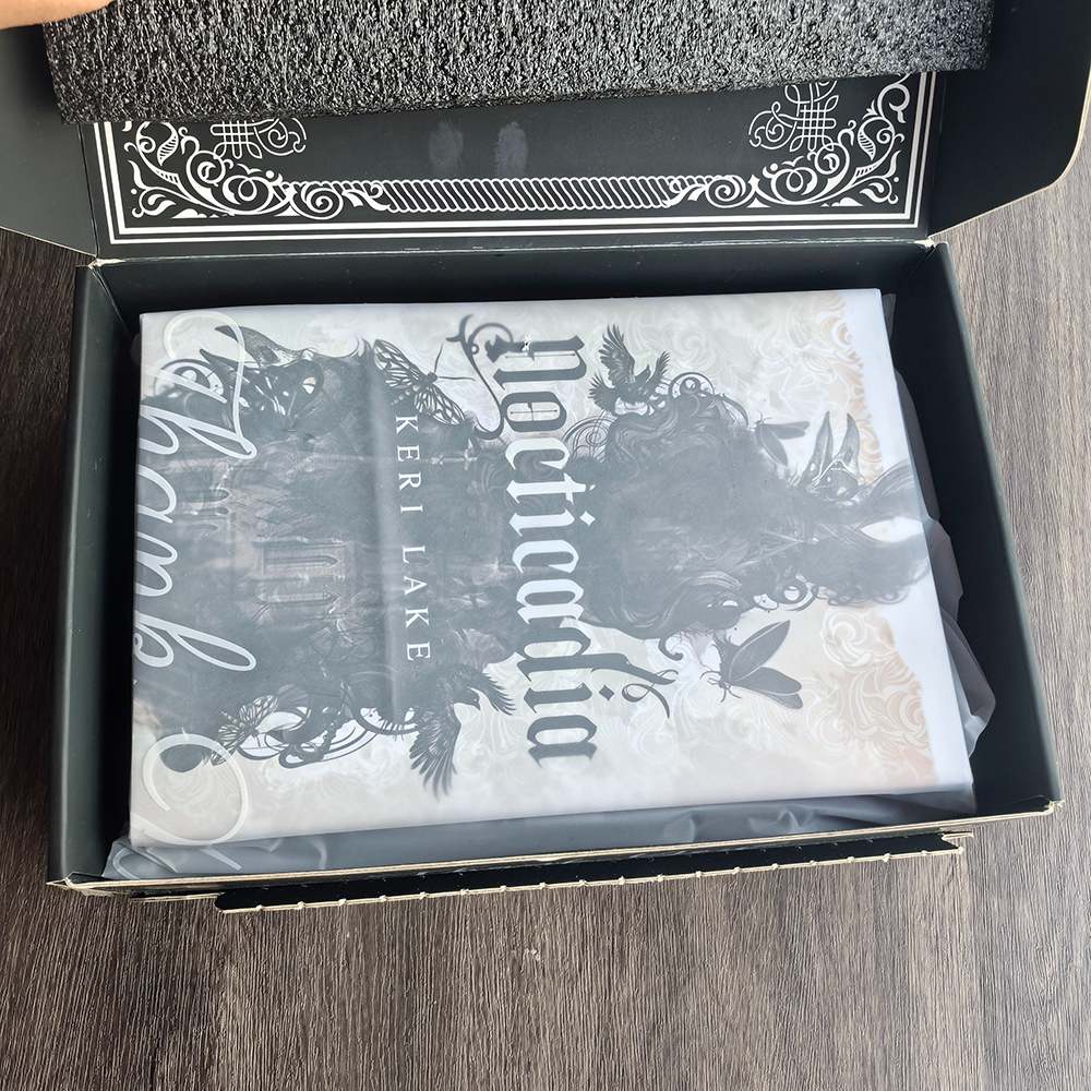 Печать книги романтических рассказов с суперобложкой с распыленным краем